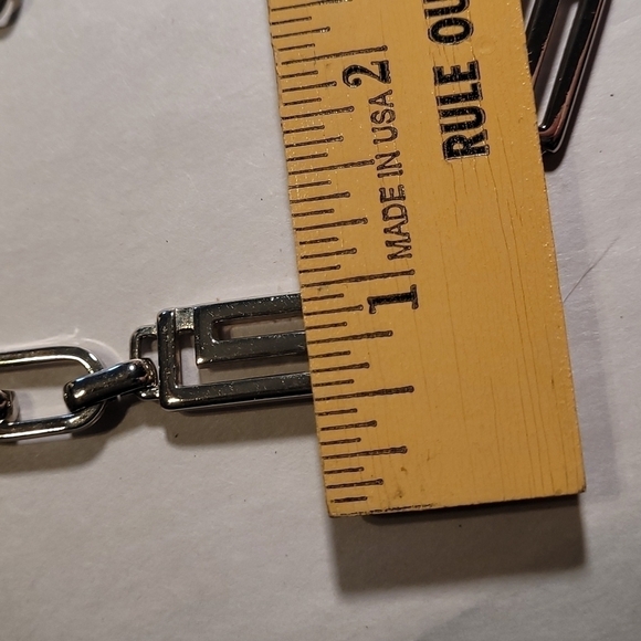 Women's Silvertone Fashion Belt - Picture 6 of 6